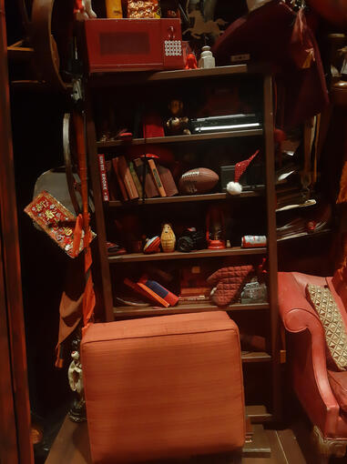 clutter wall bookcases detail